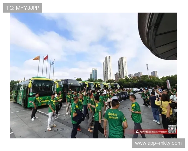 湘超联赛吸引大批青少年及社区居民观赛,壮大球迷基础 湘超联赛吸引大批青少年及社区居民观赛,壮大球迷基础