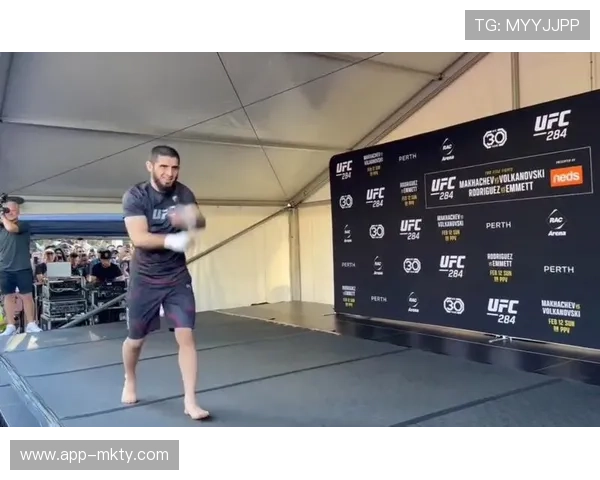 伊恩・加里计划前往格鲁吉亚备战，目标挑战马哈切夫