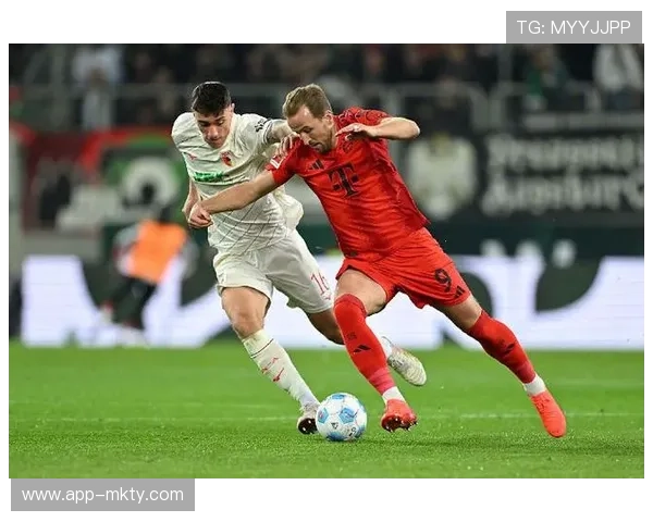 奥格斯堡逆转拜仁全记录：伊藤洋辉首球马森戈制胜