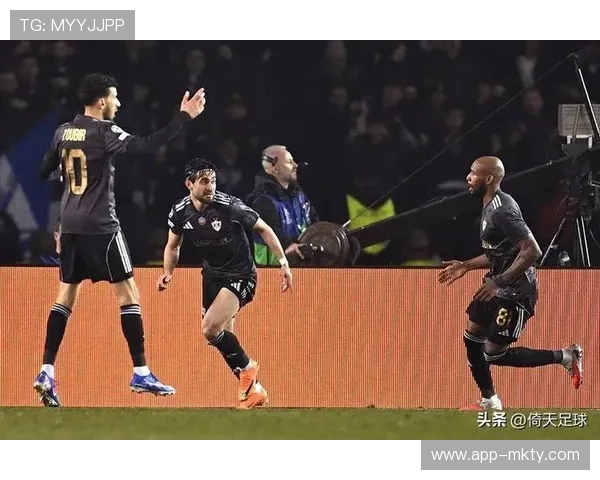 纽卡斯尔联客场6-1大胜卡拉巴赫，安东尼·戈登上半场完成大四喜