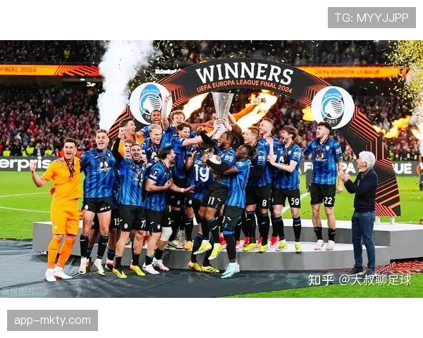 欧联杯赛事后,勒沃库森全队返回德国备战联赛